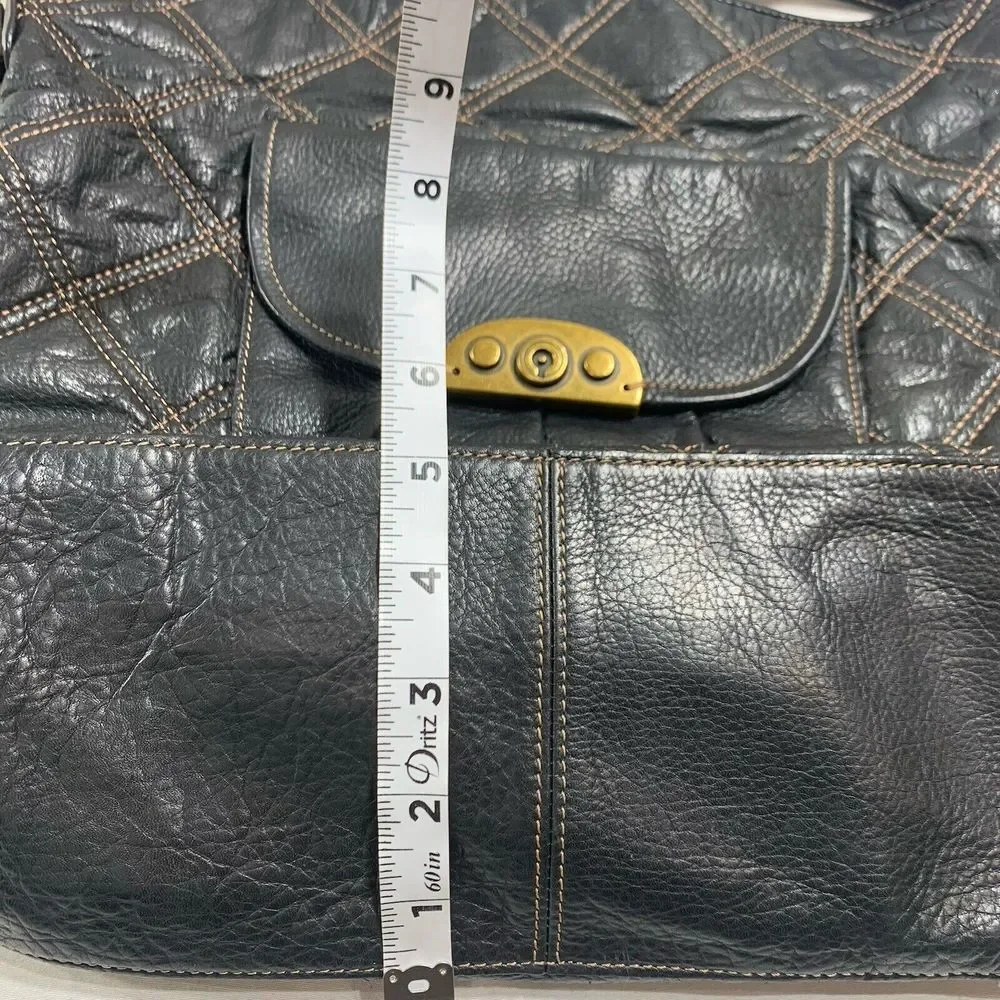 Fossil couple minor